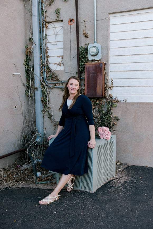 Janette in Navy midi Dress